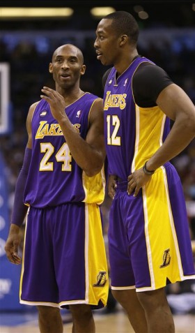 Los Lakers siguen en el filo